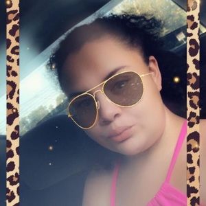 Meet your Posher, Riah